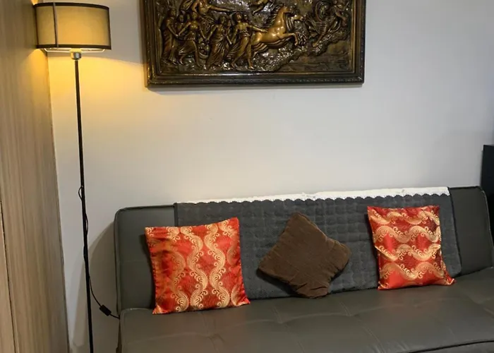 Elresa Elegant At Field Residences Aparthotel Manila