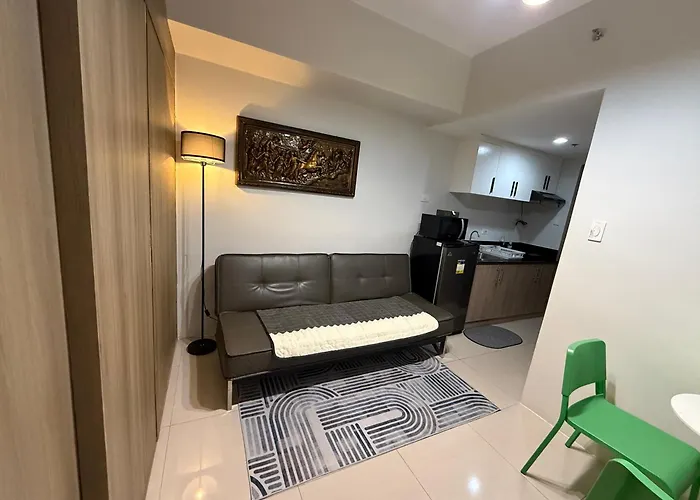 Elresa Elegant At Field Residences 4*